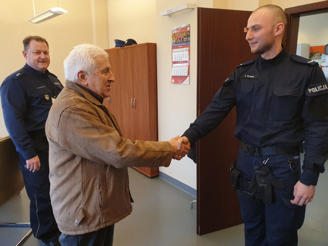 Godna podziwu interwencja policjanta w sprawie życia starszej Pani Godna podziwu interwencja policjanta w sprawie życia starszej Pani