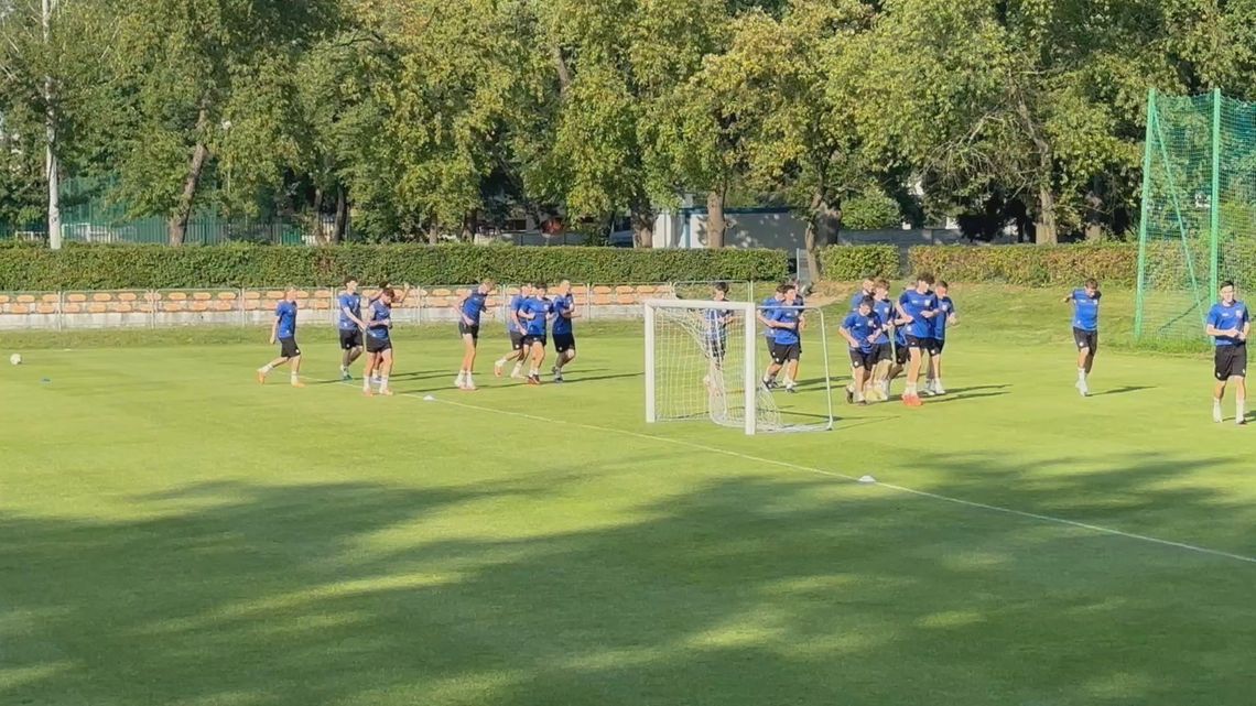 Grupa Chmiel MKS Polonia Słubice po sesji zdjęciowej wróciła do pracy na treningu