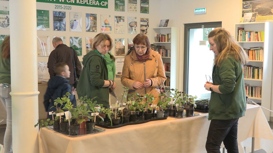 Kulturalna Wymiana Roślin i Książek w Centrum Przyrodniczym