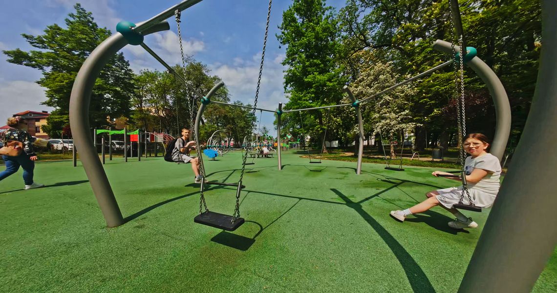 Majowy park przy al. Niepodległości