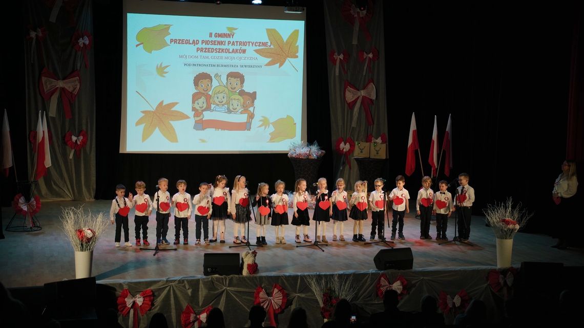 Mali patrioci na scenie – przedszkolaki zaśpiewały w Skwierzynie