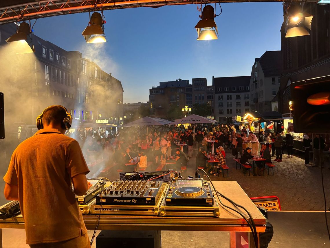 Młodzi Razem – Gemeinsam Jung! – Polsko-Niemiecki Festiwal Młodzieżowy na placu ratuszowym we Frankfurcie