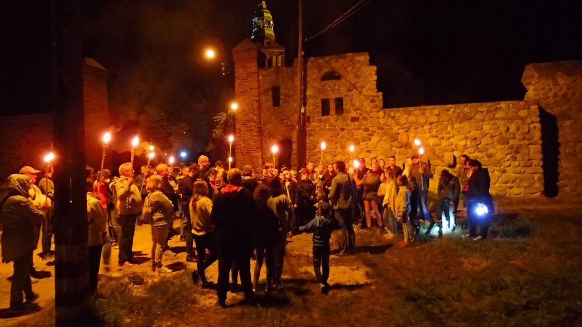 Ośno nocą ... urzekło klimatem! Ośno nocą ... urzekło klimatem!