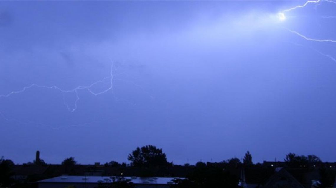 Ostrzeżenie przed burzami Ostrzeżenie przed burzami