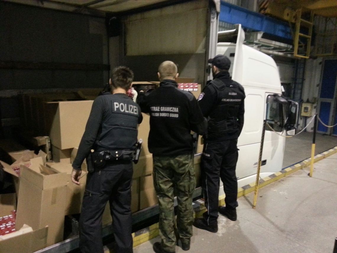 Ponad 800 tys. nielegalnych papierosów ujawniono i zatrzymano Ponad 800 tys. nielegalnych papierosów ujawniono i zatrzymano