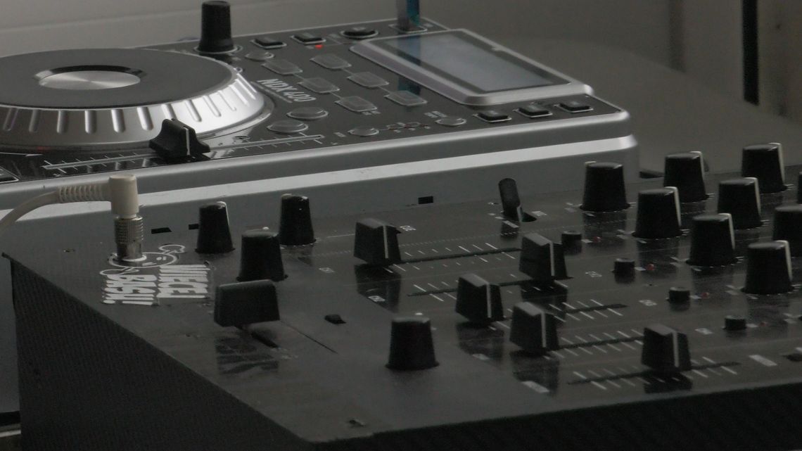 Potańcówka na Placu Teatralnym w Zielonej Górze Potańcówka na Placu Teatralnym w Zielonej Górze