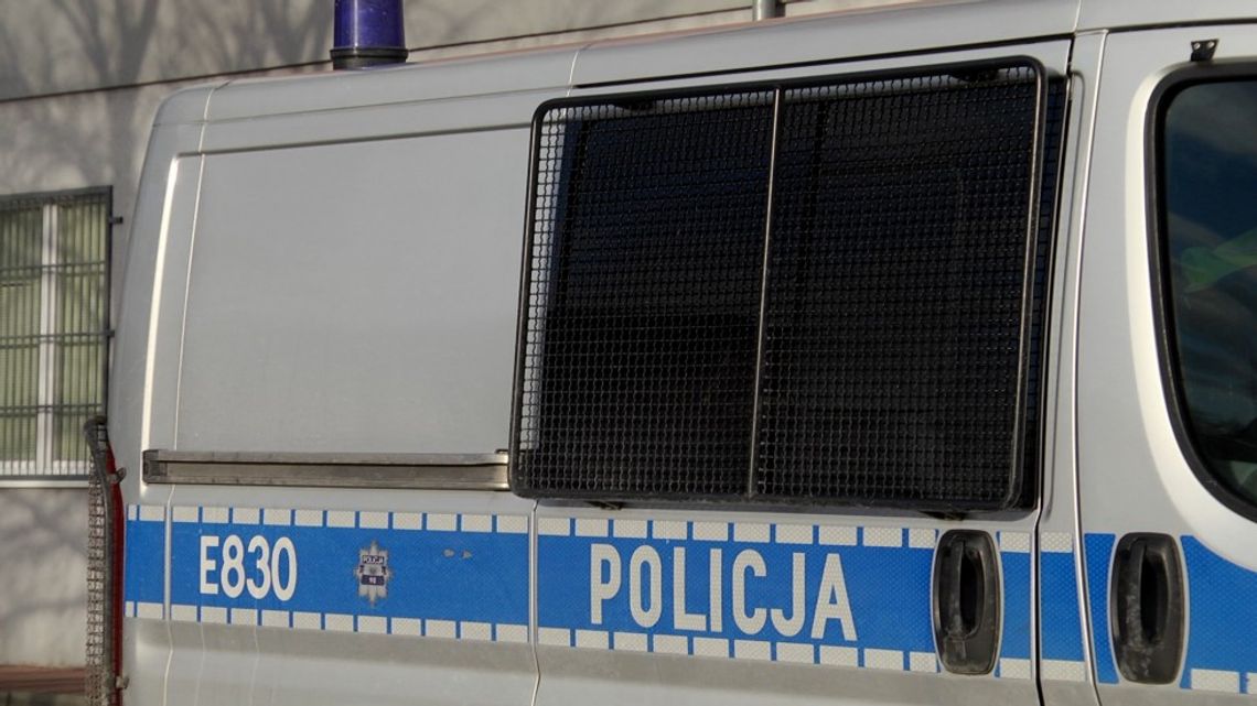 PROWADZIŁ CIĘŻARÓWKĘ PO PIJAKU I CHCIAŁ PRZEKUPIĆ POLICJANTÓW [ FOTO ]