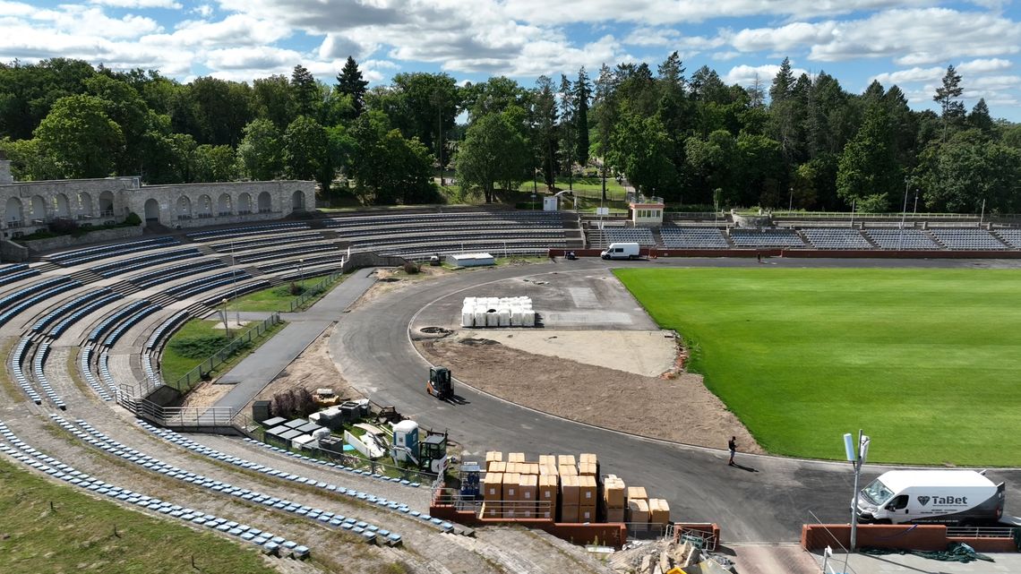 Remont stadionu SOSiRu przebiega zgodnie z planem