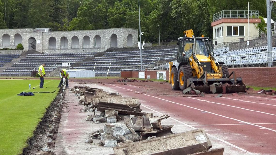 Ruszył remont stadionu SOSiR-u