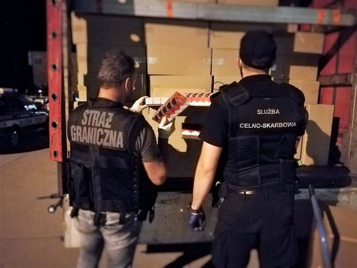 SG ORAZ KAS UDAREMNIŁY PRZEMYT PÓŁ MILIONA SZTUK PAPIEROSÓW