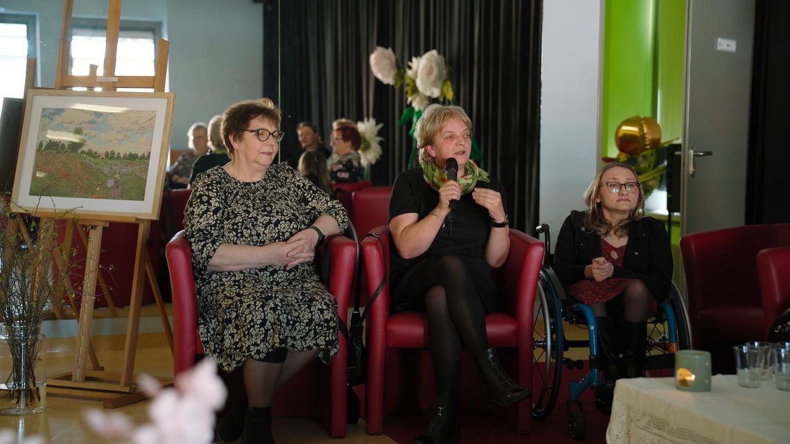 Spotkanie fotograficzne w Międzyrzeckim Ośrodku Kultury - kwiaty i natura