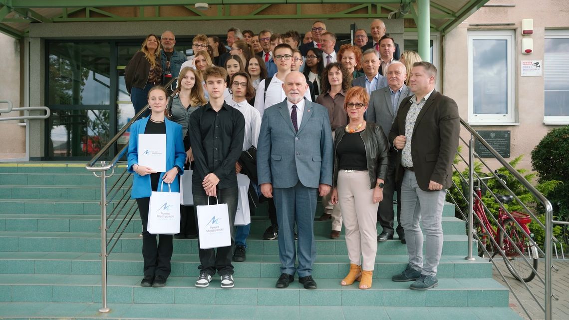 Stypendia Starosty Międzyrzeckiego dla najzdolniejszych uczniów