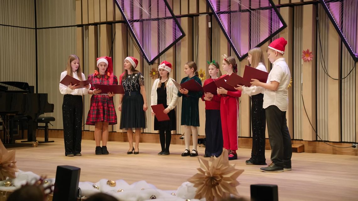 Świąteczne kolędowanie w Państwowej Szkole Muzycznej