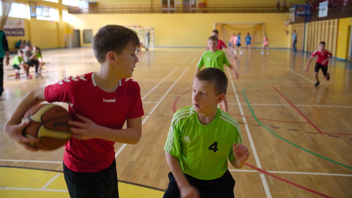 Szkolne zmagania w koszykówce 3x3 w Świebodzinie