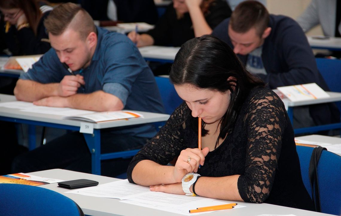 TROJE UCZNIÓW ZE SŁUBIC W II ETAPIE OGÓLNOPOLSKIEJ OLIMPIADY LOGISTYCZNEJ