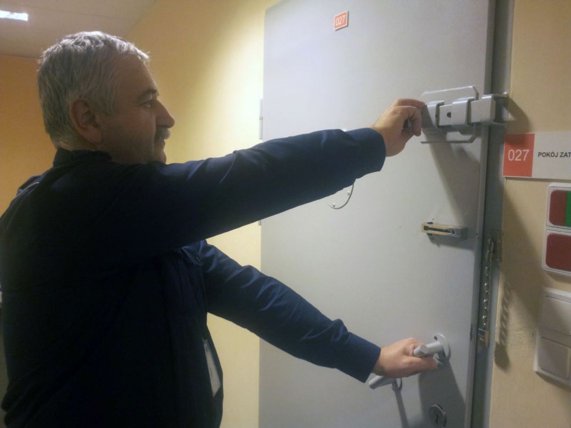 UKRADLI PIENIĄDZE Z WNĘTRZA PLEBANII UKRADLI PIENIĄDZE Z WNĘTRZA PLEBANII