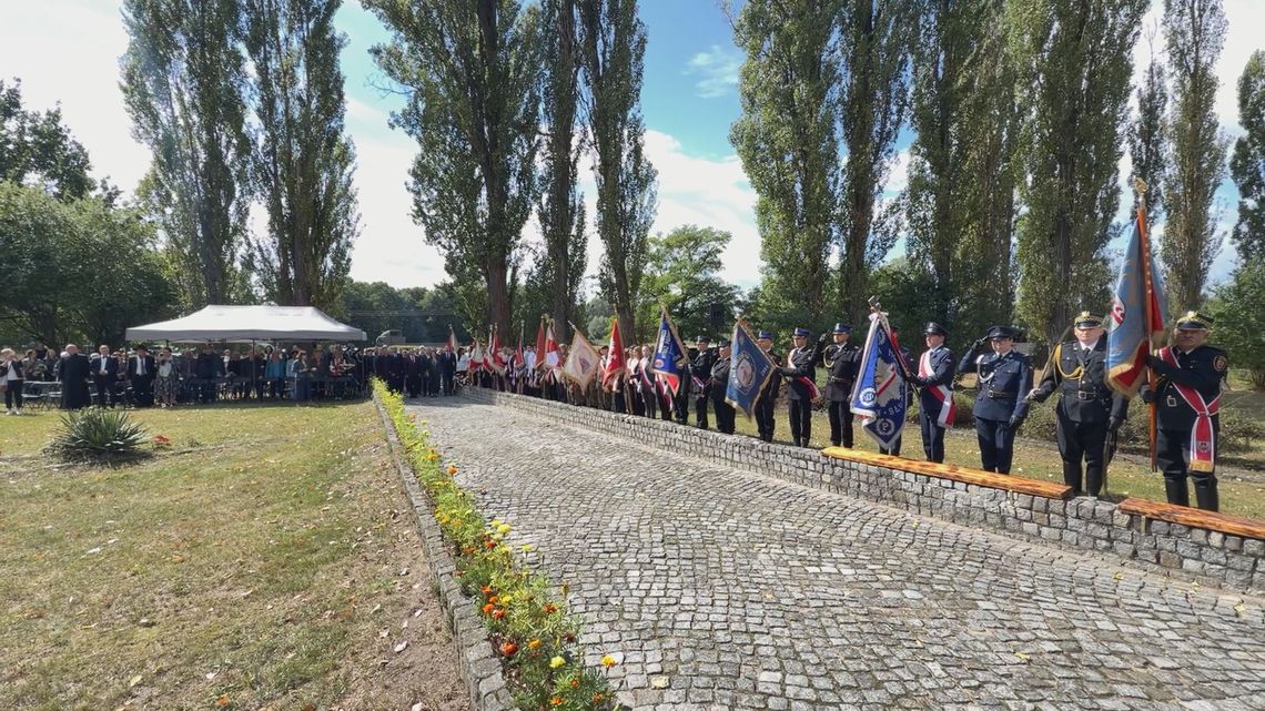 Uroczystość w Świecku upamiętniła ofiary II wojny światowej Uroczystość w Świecku upamiętniła ofiary II wojny światowej