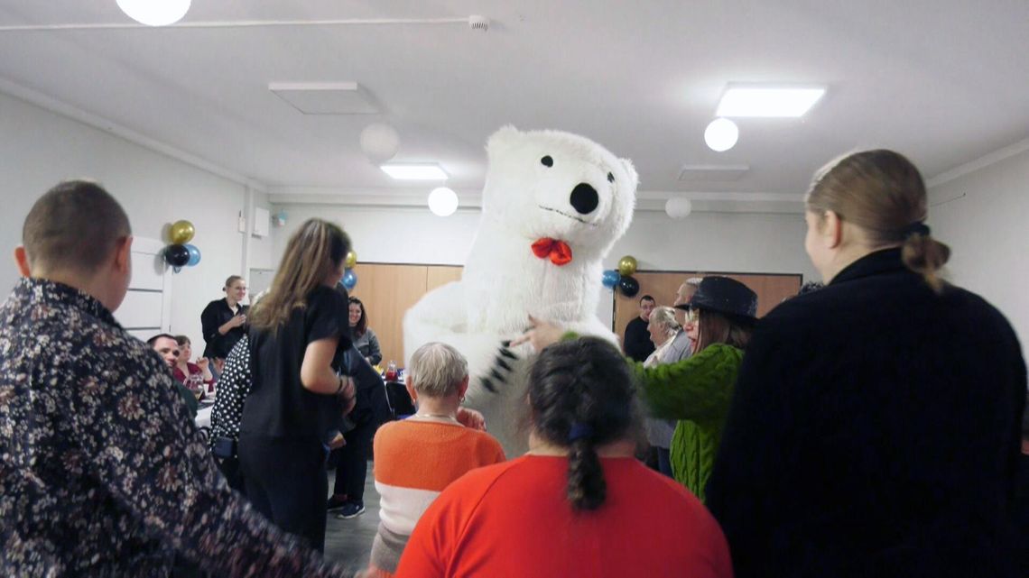 W Drzeńsku świętowano andrzejki z miśkiem, tańcami i wróżbami