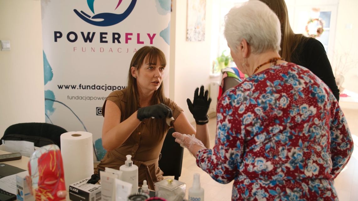 Warsztaty kosmetyczne w Dziennym Domu Seniora