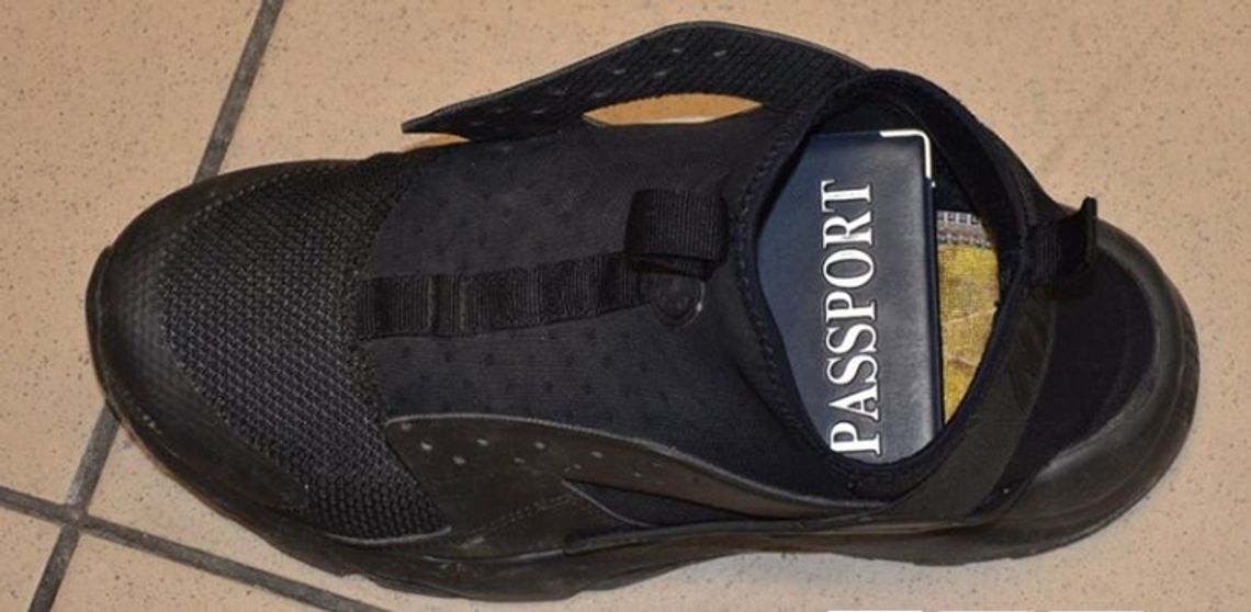 Wietnamczyk do kontroli pokazał paszport kolegi. Swój schował w bucie