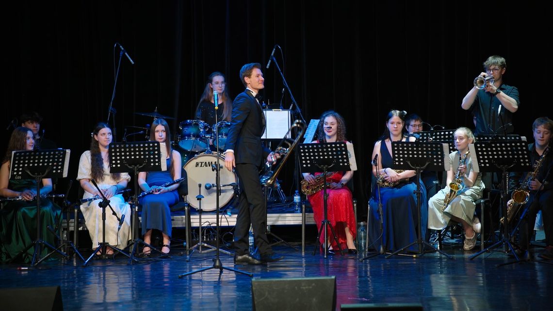 Wiosenny koncert Świebodzińskiej Orkiestry Dętej Wiosenny koncert Świebodzińskiej Orkiestry Dętej