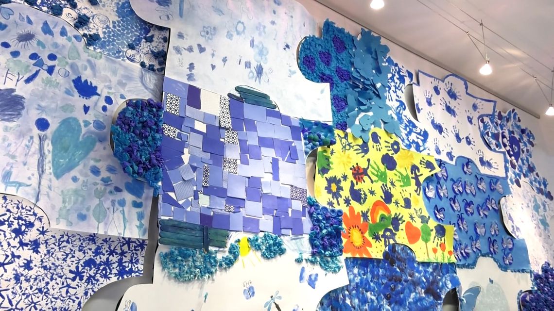 Wystawa z okazji Dnia Świadomości Autyzmu w słubickiej bibliotece