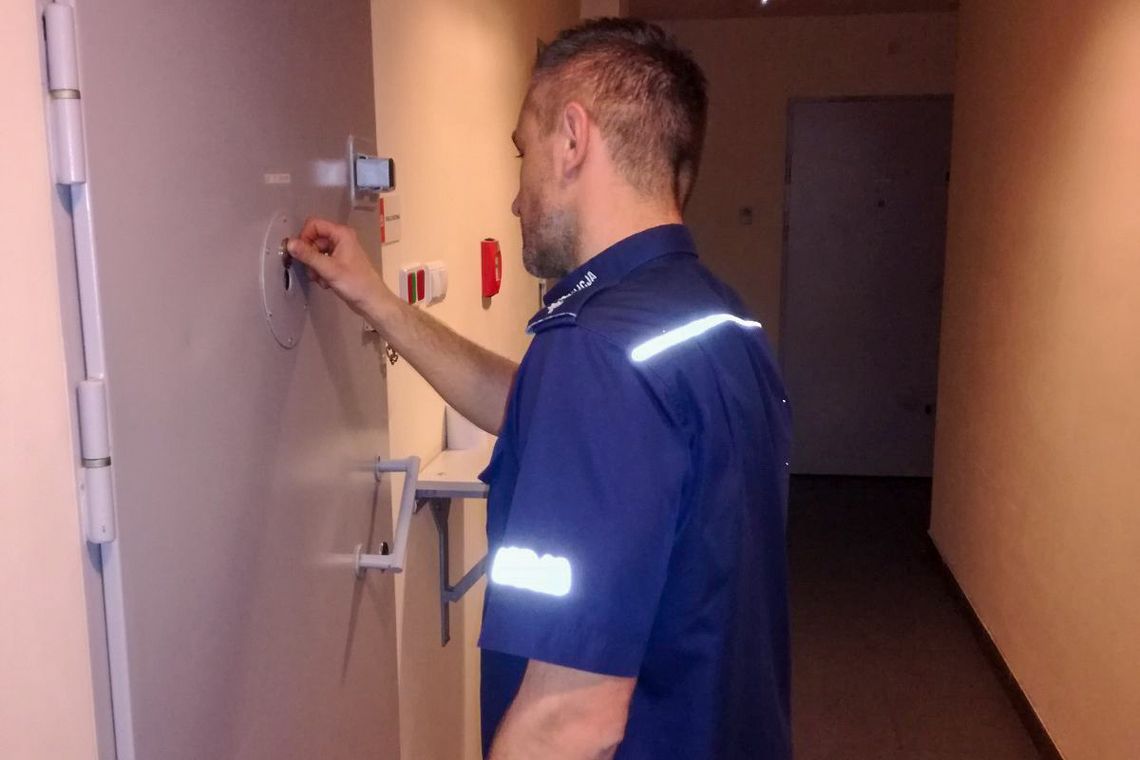 ZOSTAŁ PORWANY NASTĘPNIE OKAZAŁO SIĘ,ŻE JEST POSZUKIWANY PRZEZ POLICJĘ